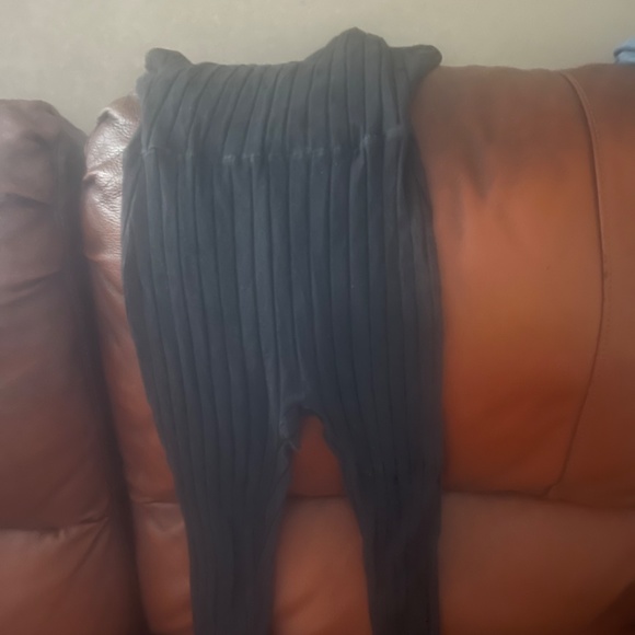 Clothes - Picture 3 of 16